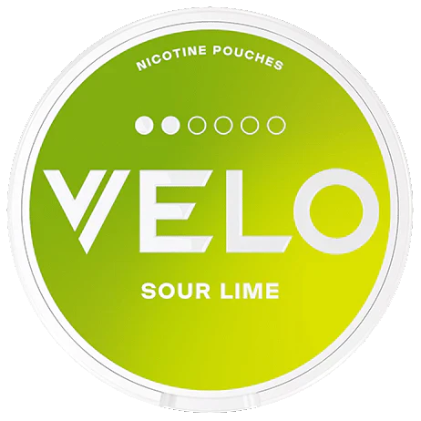 Detail close-up of a green and white snus can featuring a circular design and flavor label
