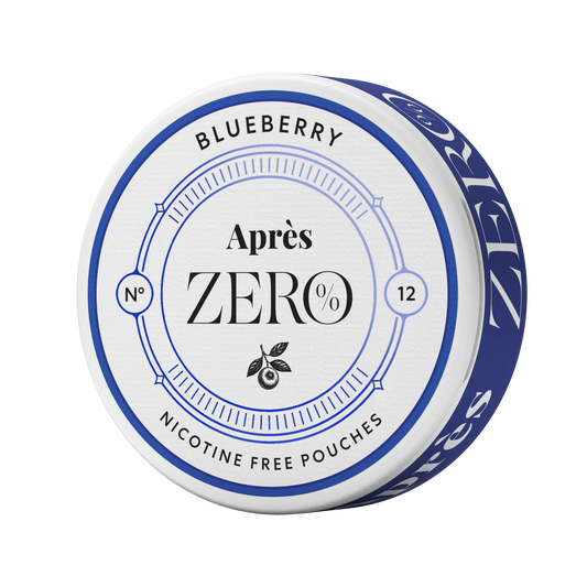 Detail close-up of the No 12 Après Blueberry Zero pouch in a round container, showcasing its blueberry flavor on a transpa…
