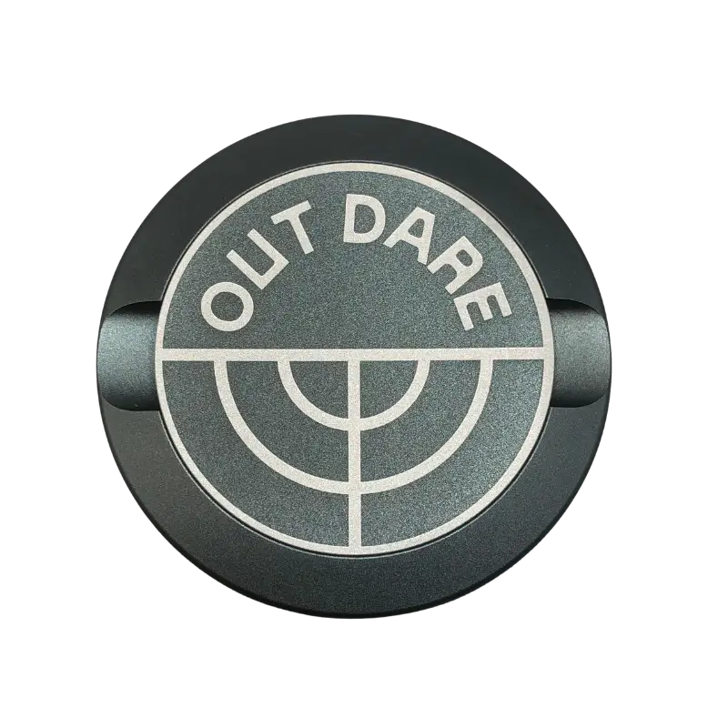 Silver metal can for Killa Snus by Outdare, featuring a sleek silver design for storing snus tobacco.