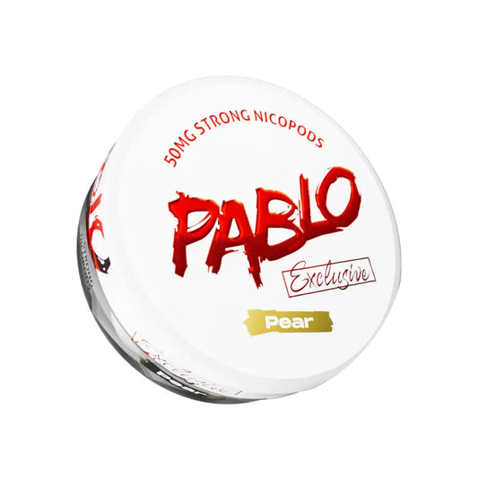 Fresh white peppercorns in a clear container, part of NikoPouches.dk's Pablo Exclusive Pear collection.